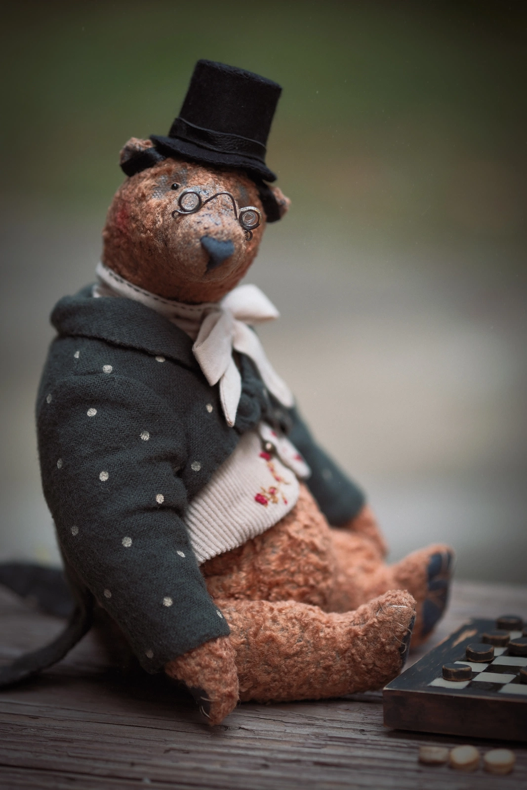 🎩 Checkers Bear 