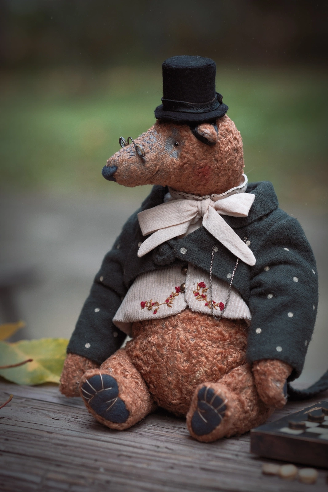 🎩 Checkers Bear 